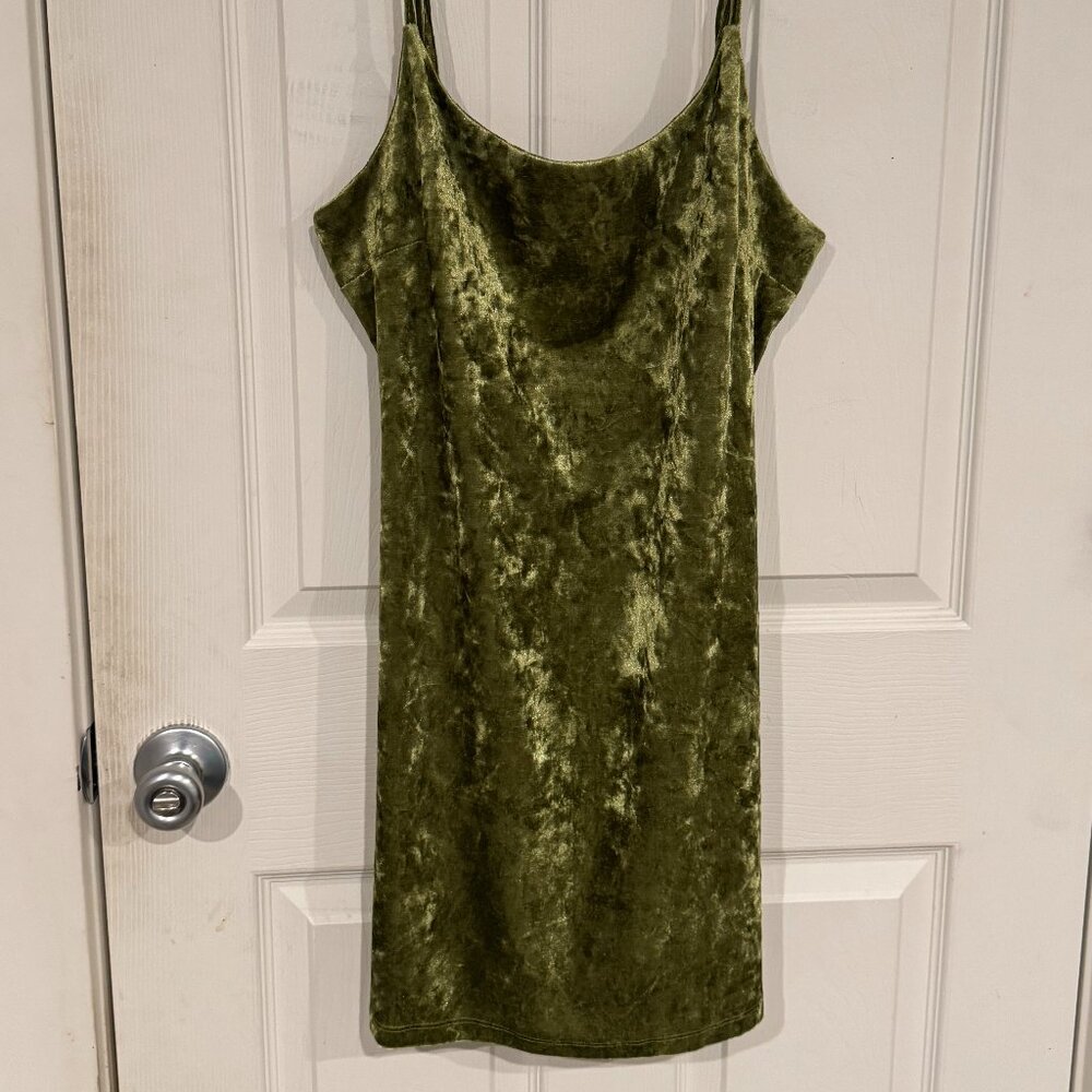 Forever 21 Green Crushed Velvet Spaghetti Strap Mini Dress